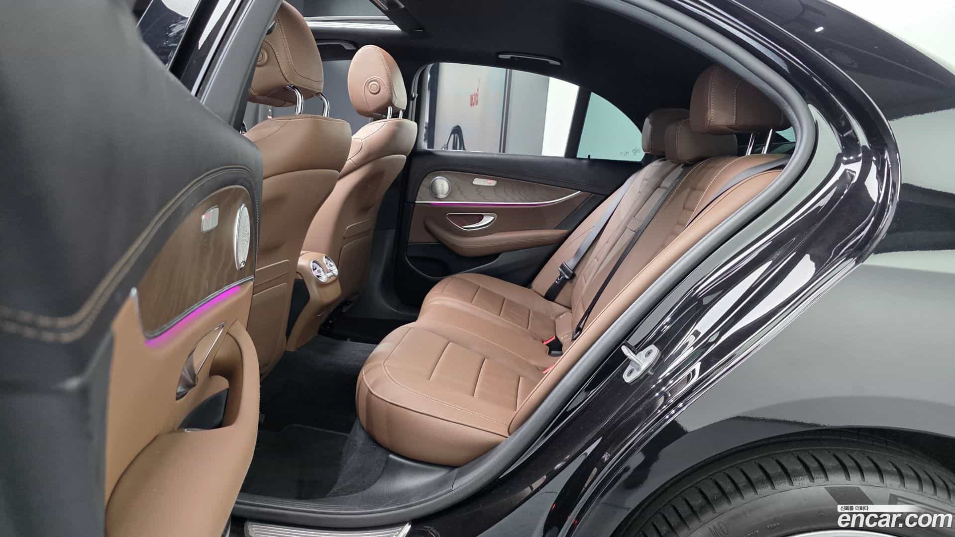 E-Class Mercedes-Benz 2022.11-OPTION-016
