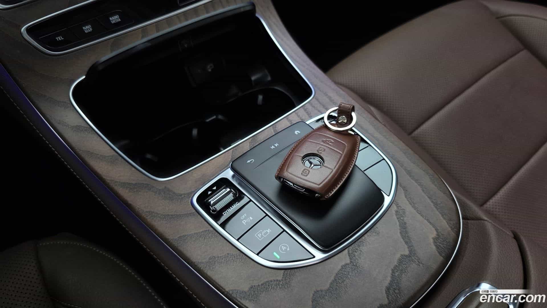 E-Class Mercedes-Benz 2022.11-OPTION-023
