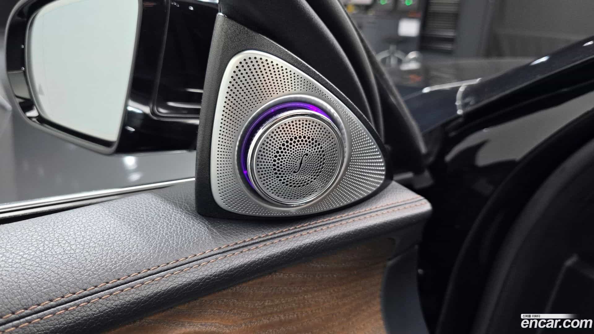 E-Class Mercedes-Benz 2022.11-OPTION-041
