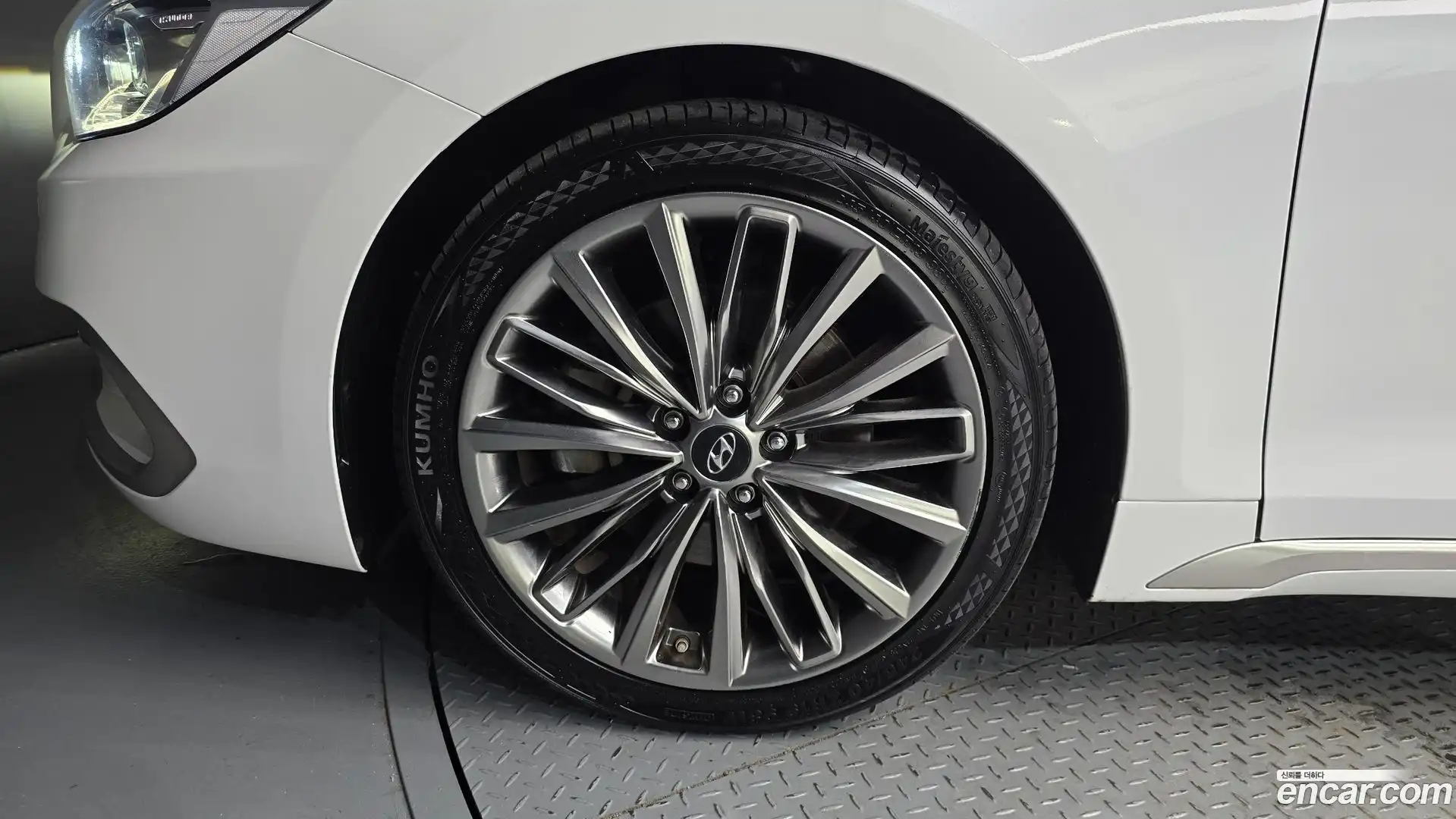 Grandeur Hyundai 2018.0-OUTER-005
