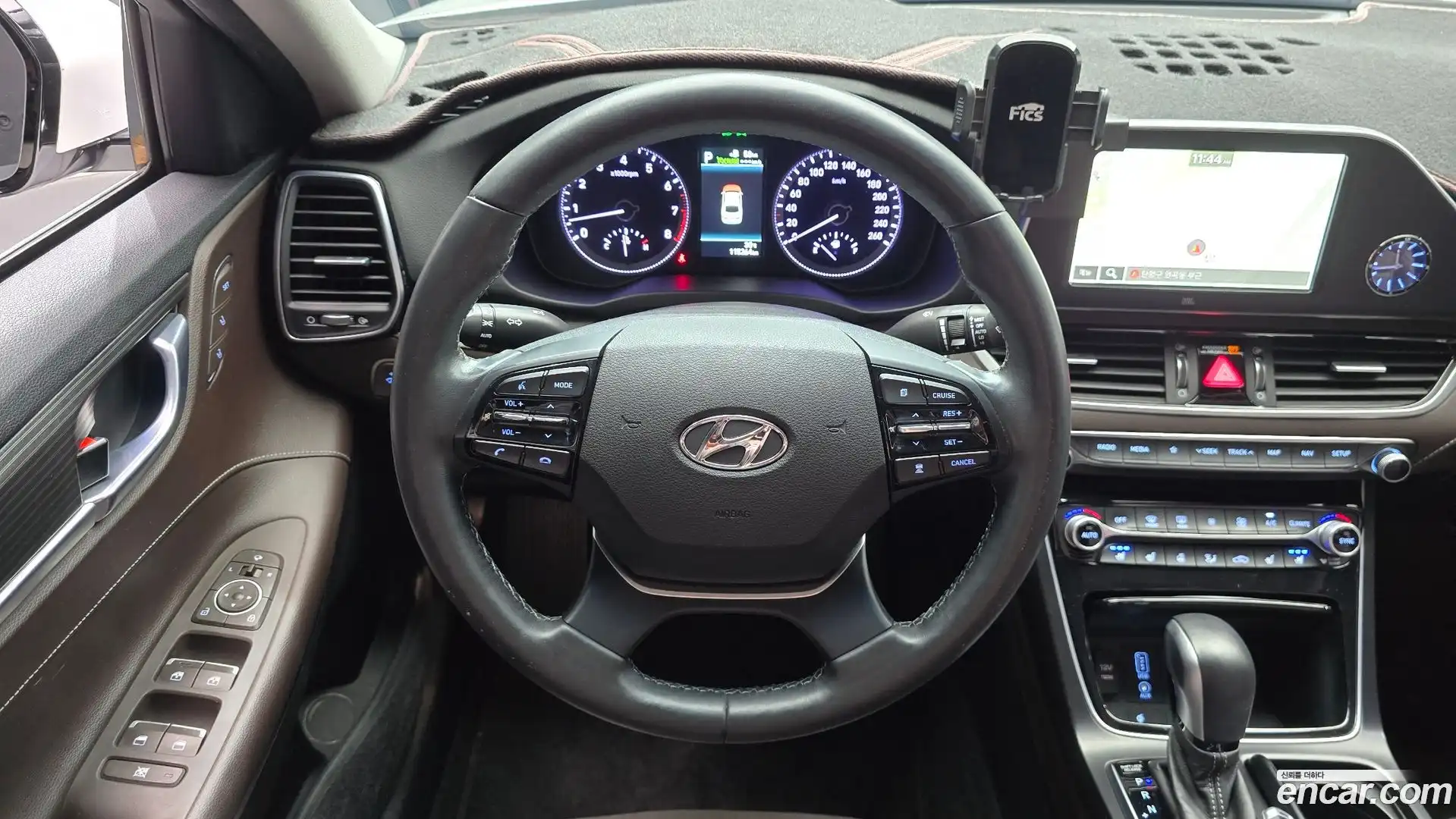 Grandeur Hyundai 2018.0-OPTION-016