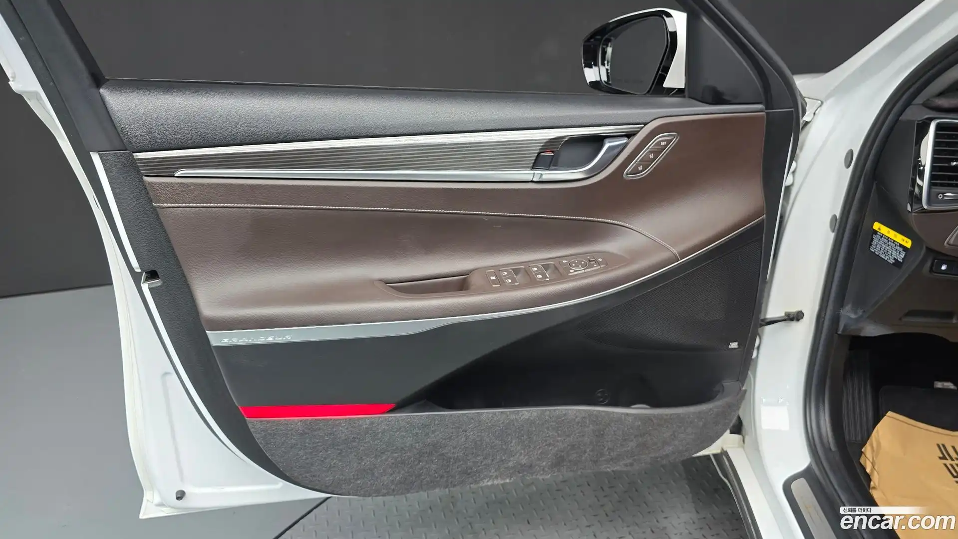Grandeur Hyundai 2018.0-INNER-034