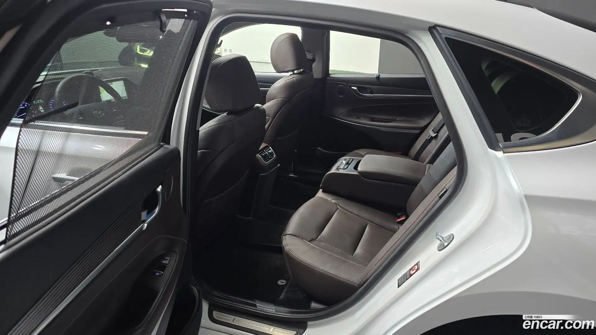 Grandeur Hyundai 2018.0-INNER-036