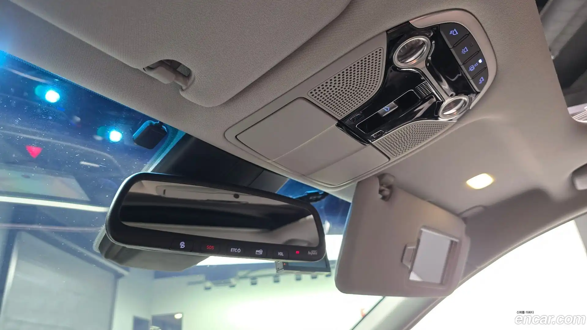Grandeur Hyundai 2018.0-OPTION-044