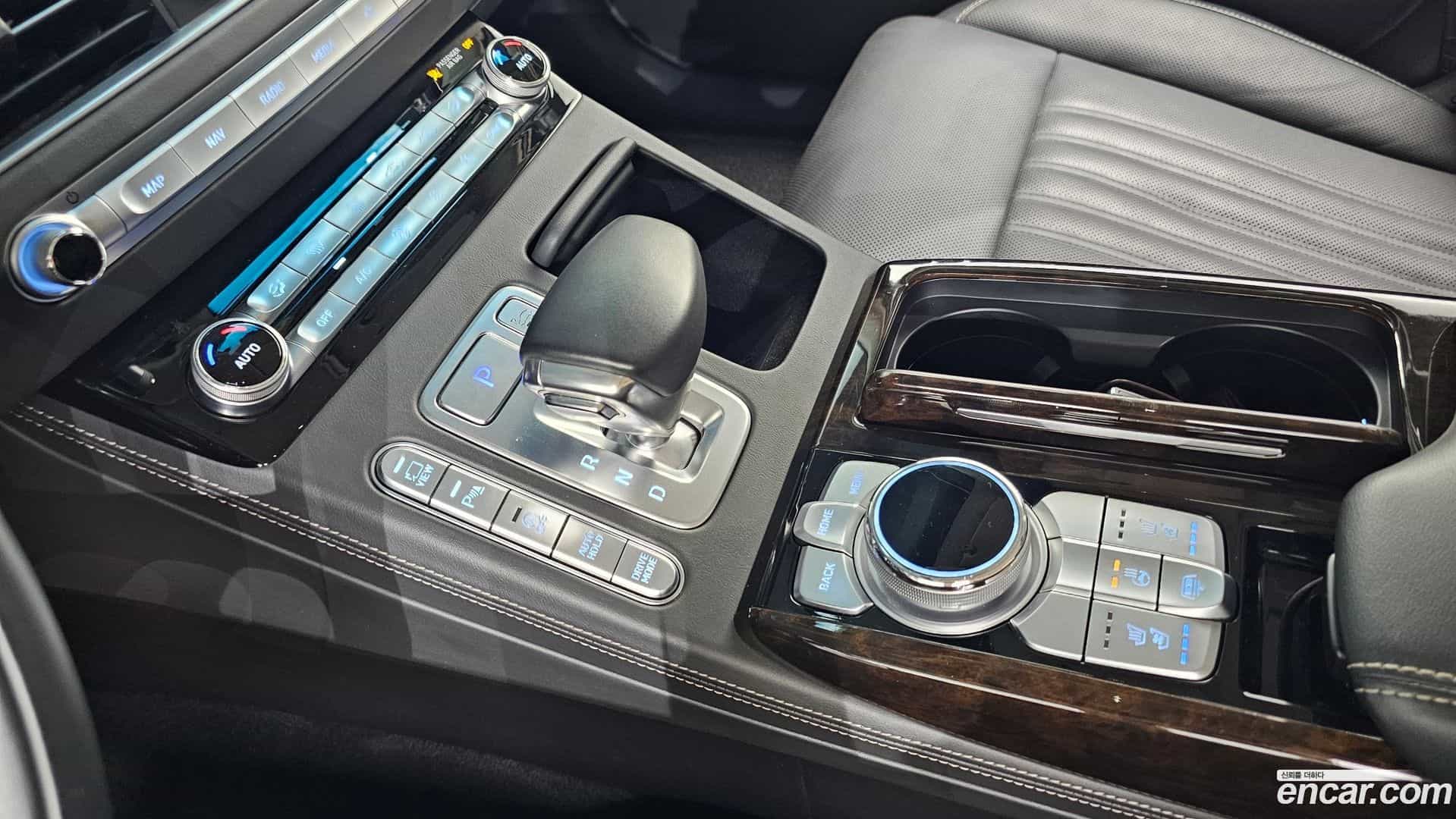G90 Genesis 2019.1-INNER-009