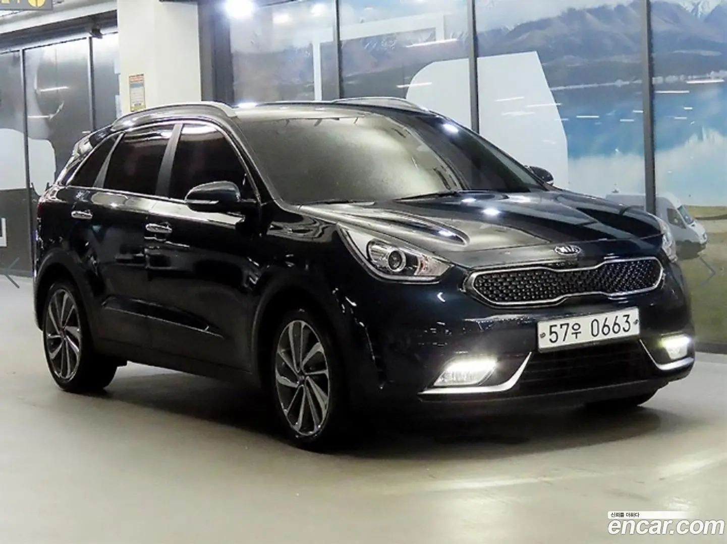 Main__Slider__Photo:Niro Kia 2016.5-0