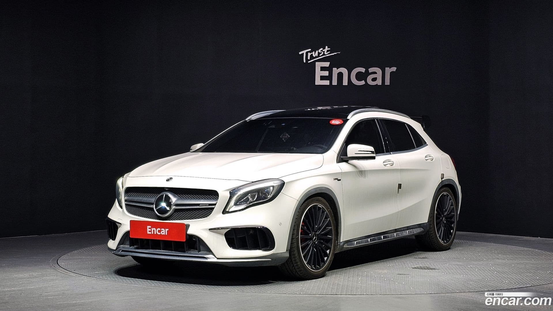 Main__Slider__Photo:GLA-Class Mercedes-Benz 2019.3-0