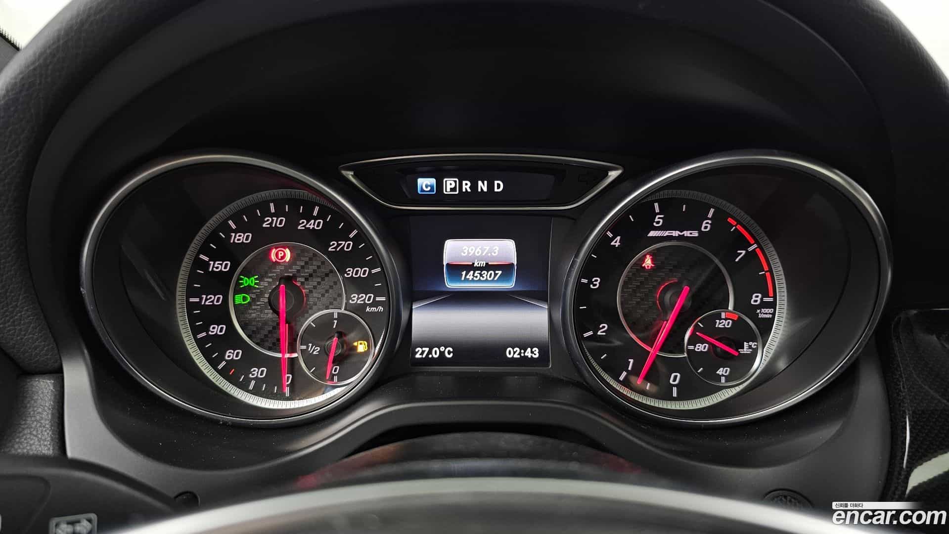 GLA-Class Mercedes-Benz 2019.3-INNER-008