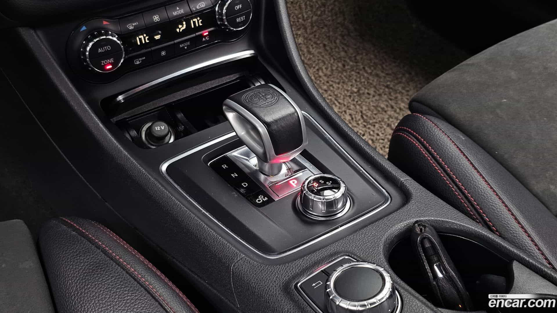 GLA-Class Mercedes-Benz 2019.3-INNER-009