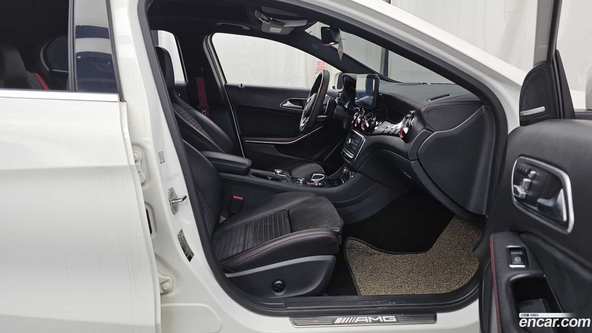 GLA-Class Mercedes-Benz 2019.3-OPTION-015