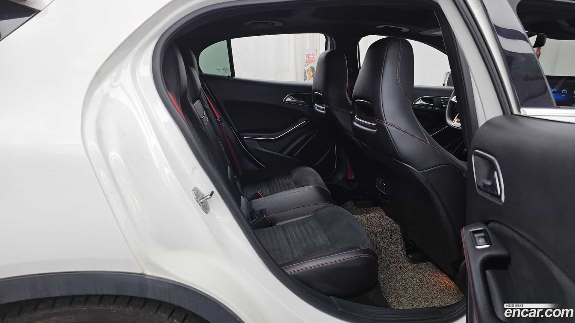 GLA-Class Mercedes-Benz 2019.3-OPTION-016