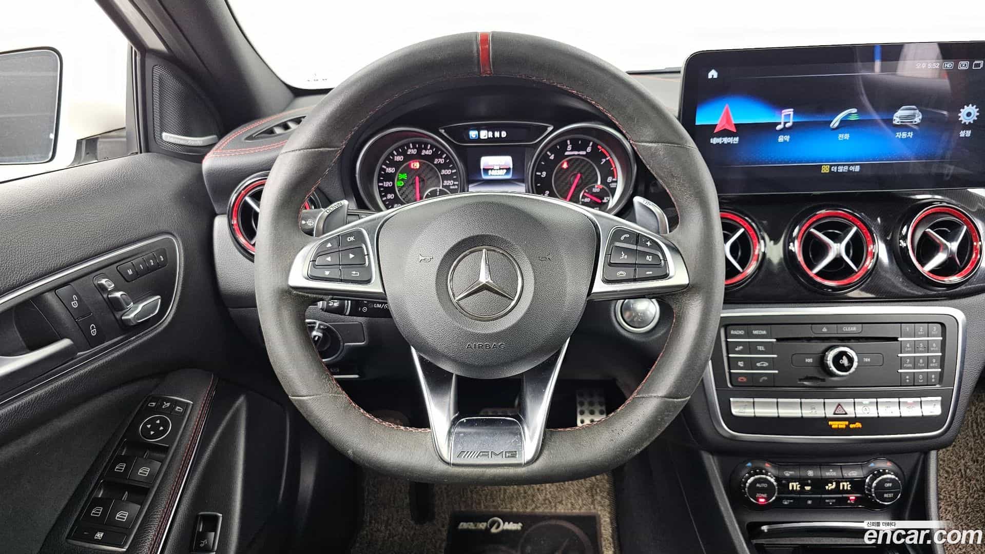 GLA-Class Mercedes-Benz 2019.3-OPTION-017