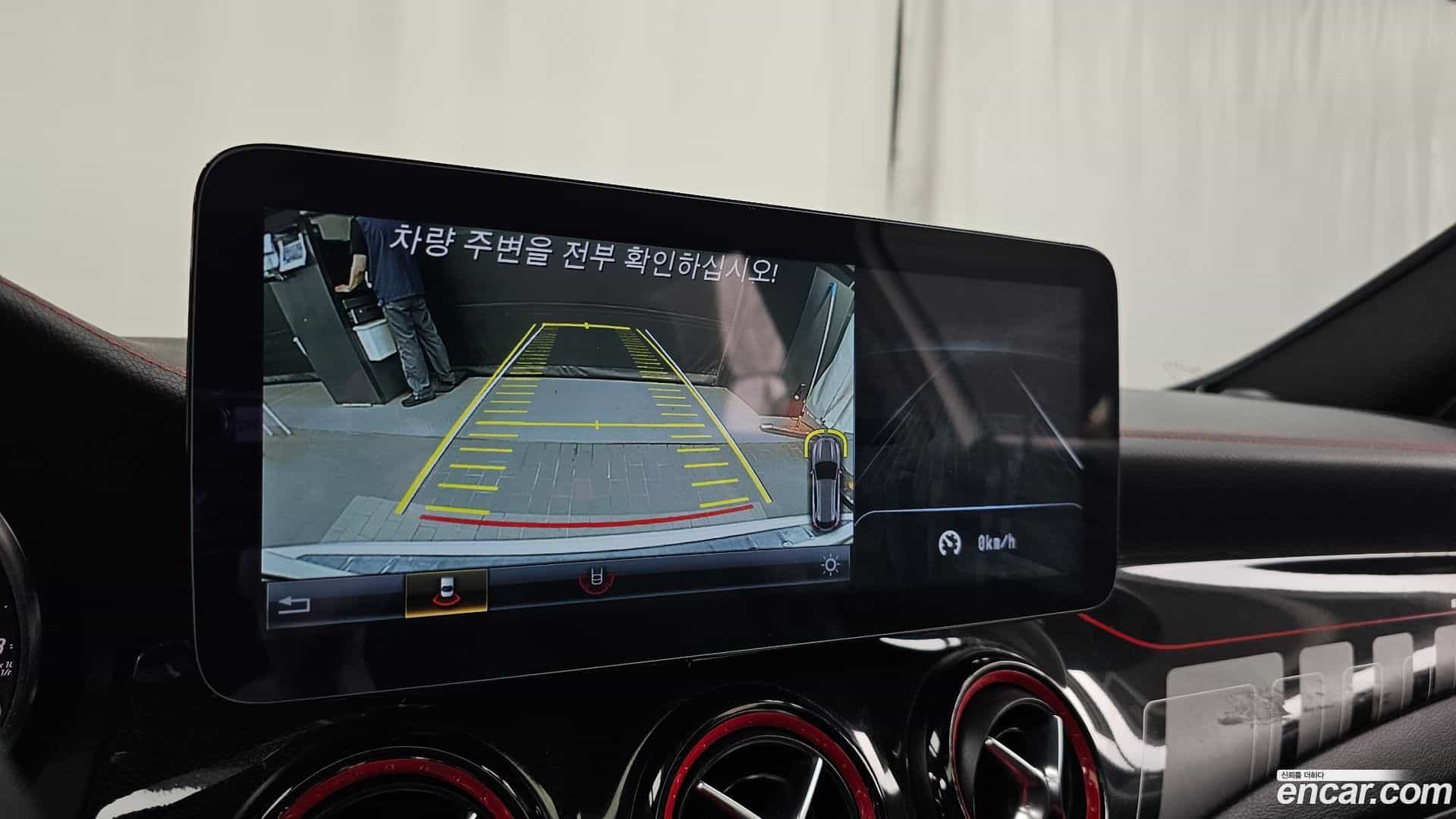 GLA-Class Mercedes-Benz 2019.3-OPTION-019