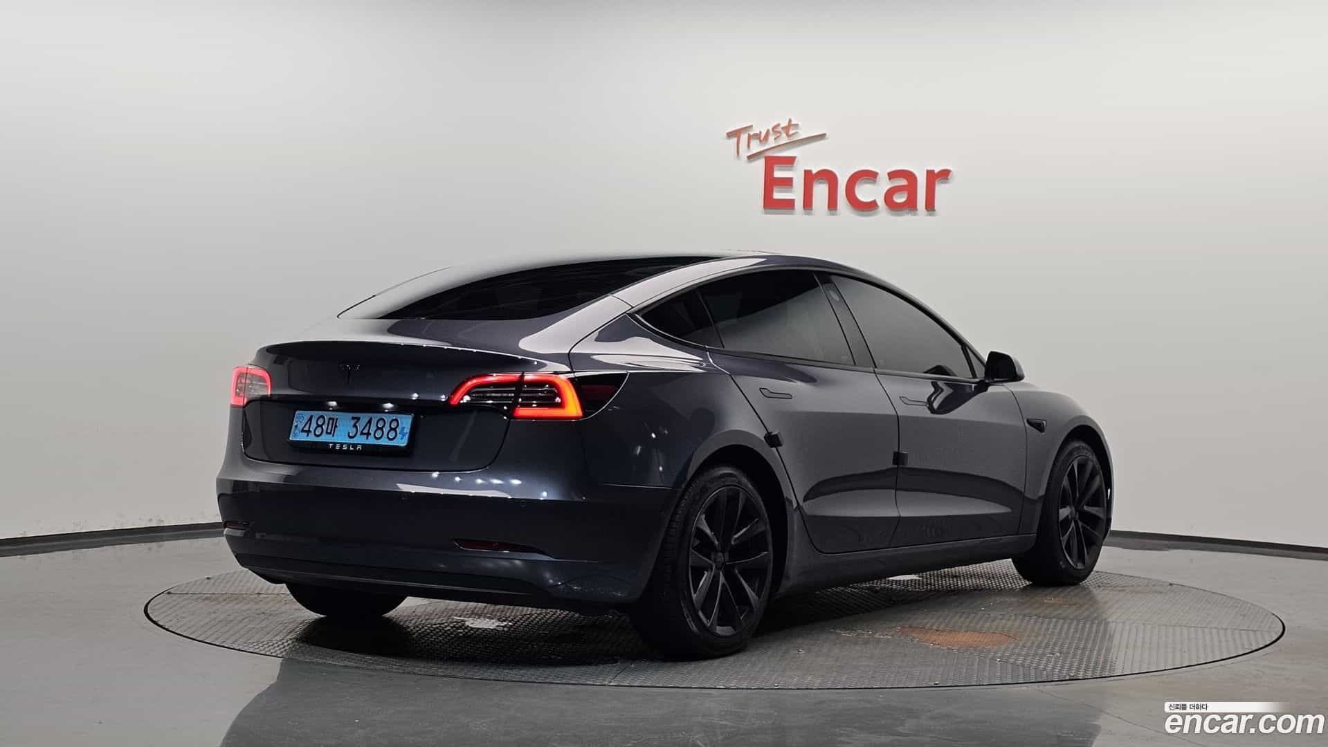 Model 3 Tesla 2022.7-OUTER-002