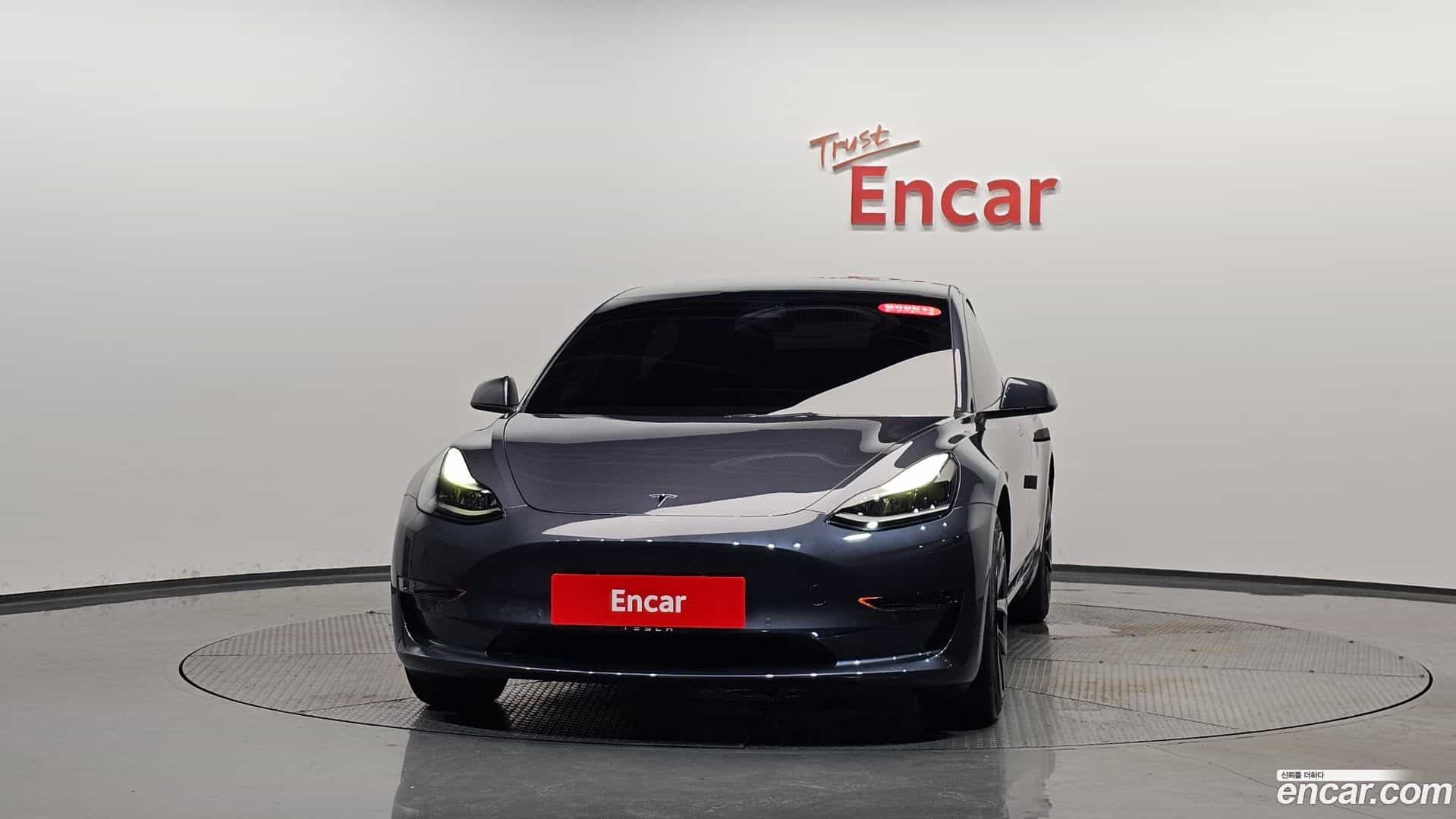 Model 3 Tesla 2022.7-OUTER-003