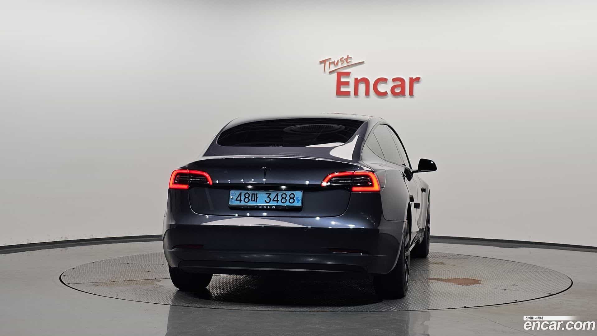 Model 3 Tesla 2022.7-OUTER-004