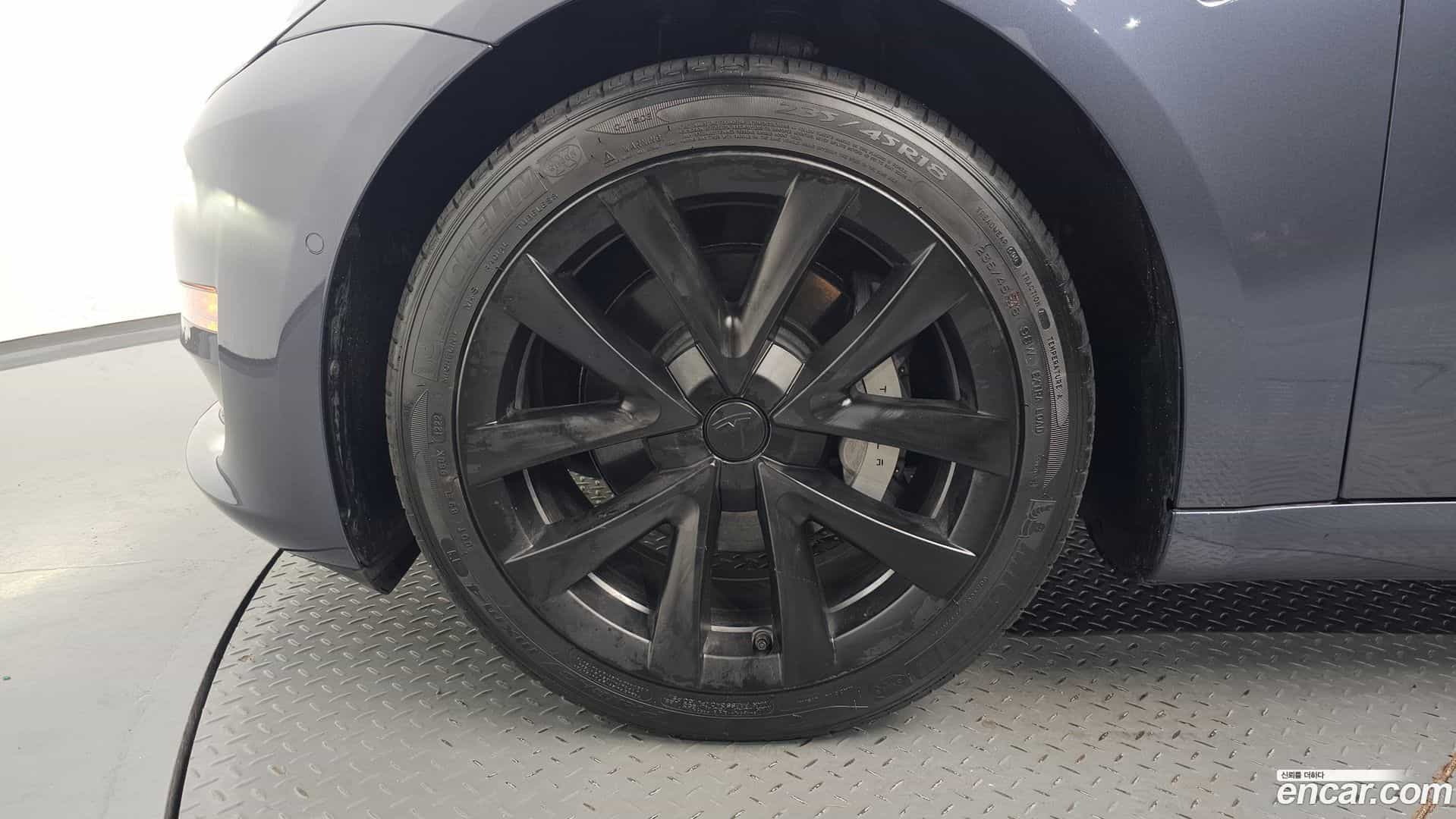 Model 3 Tesla 2022.7-OUTER-005