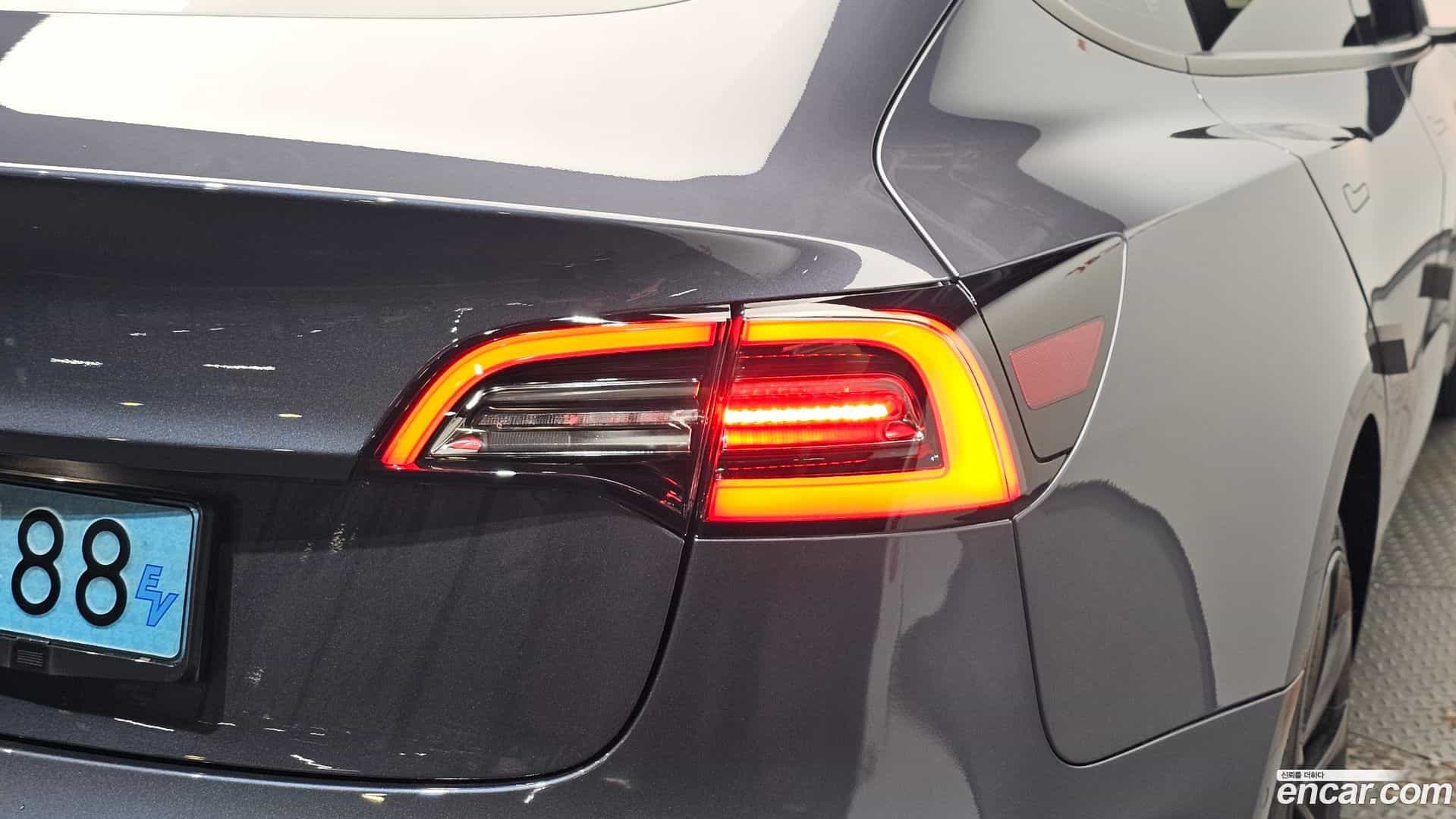 Model 3 Tesla 2022.7-OUTER-033
