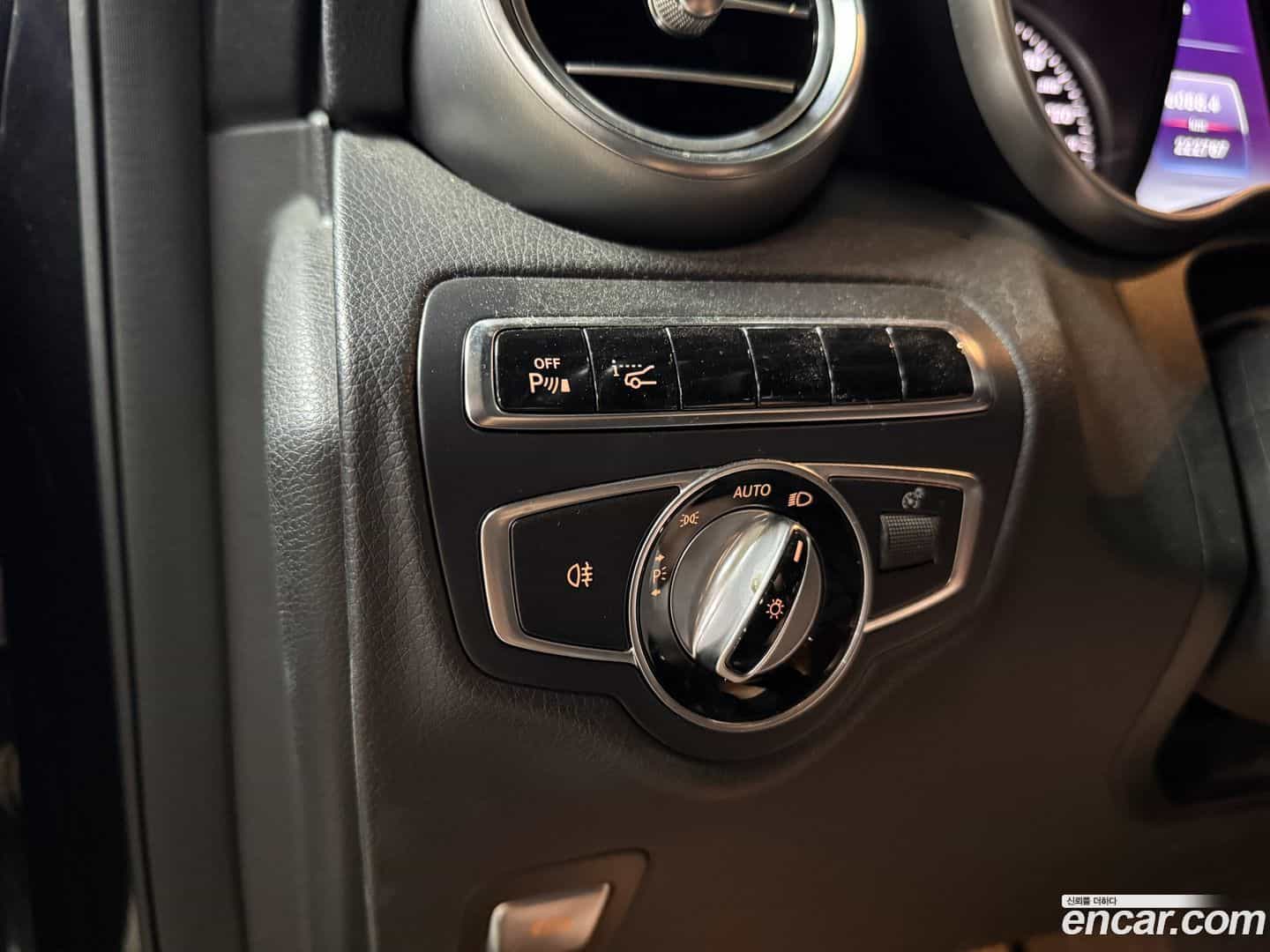 GLC-Class Mercedes-Benz 2016.4-OPTION-021