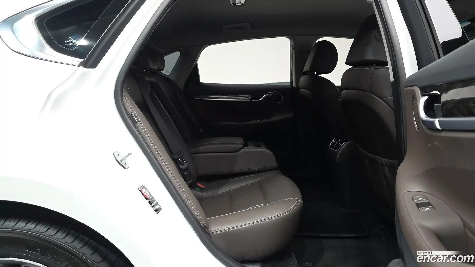 Grandeur Hyundai 2019.4-OPTION-015