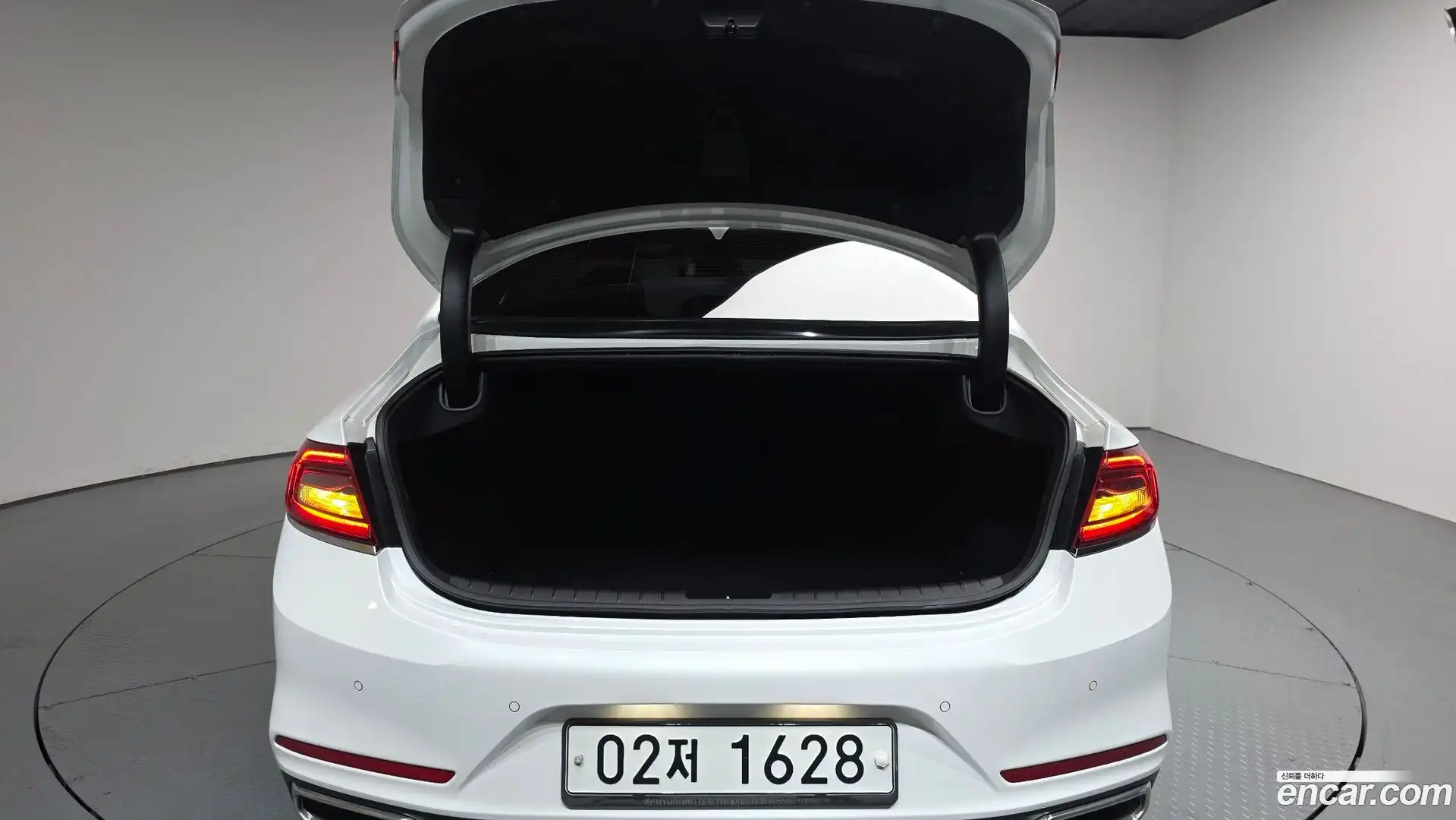 Grandeur Hyundai 2019.4-OPTION-024
