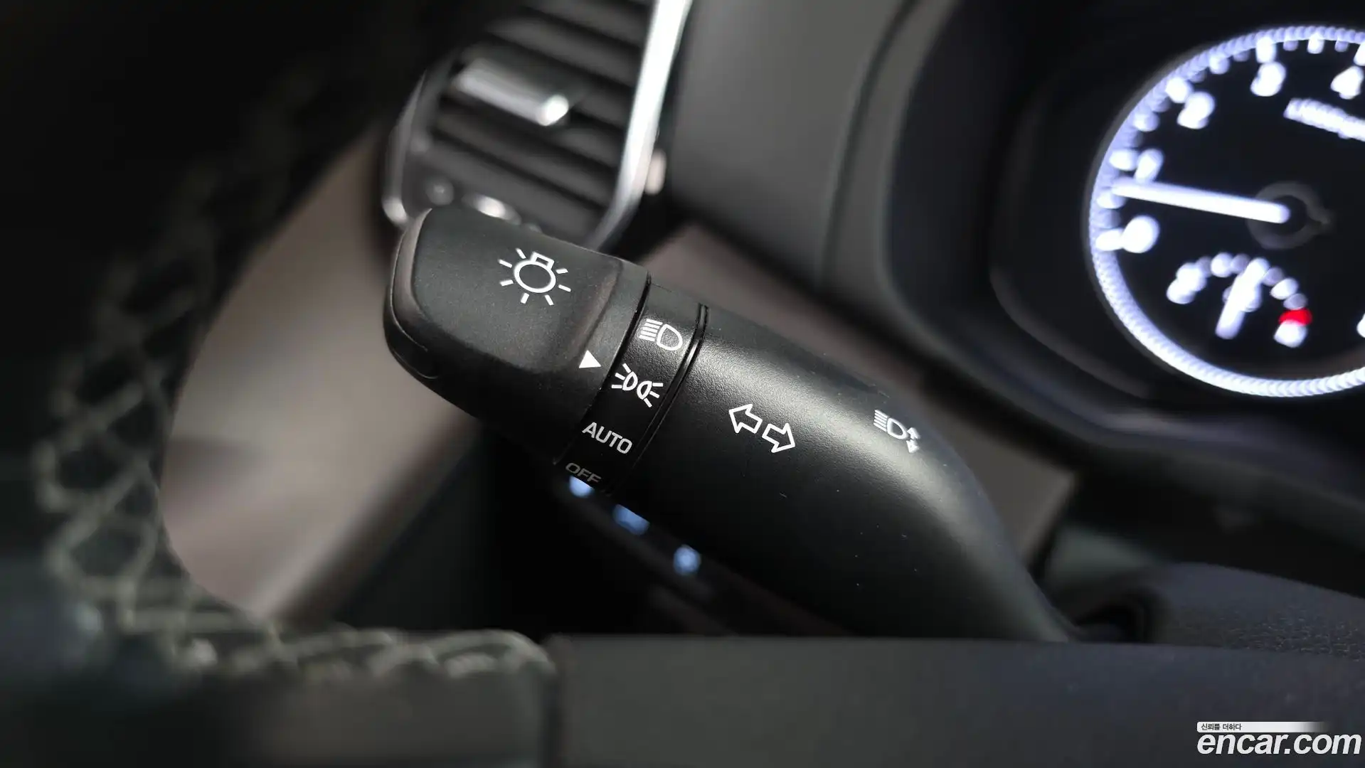 Grandeur Hyundai 2019.4-OPTION-043