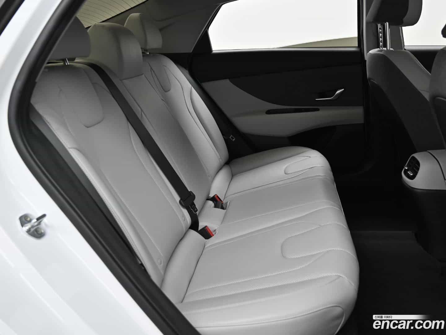 AVANTE Hyundai 2021.10-INNER-010