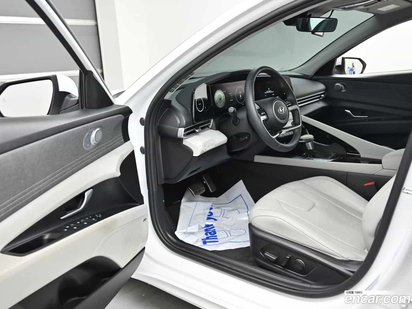 AVANTE Hyundai 2021.10-OPTION-022