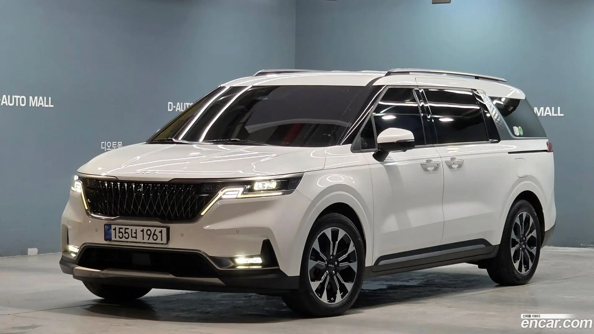 Main__Slider__Photo:Canival Kia 2022.7-0