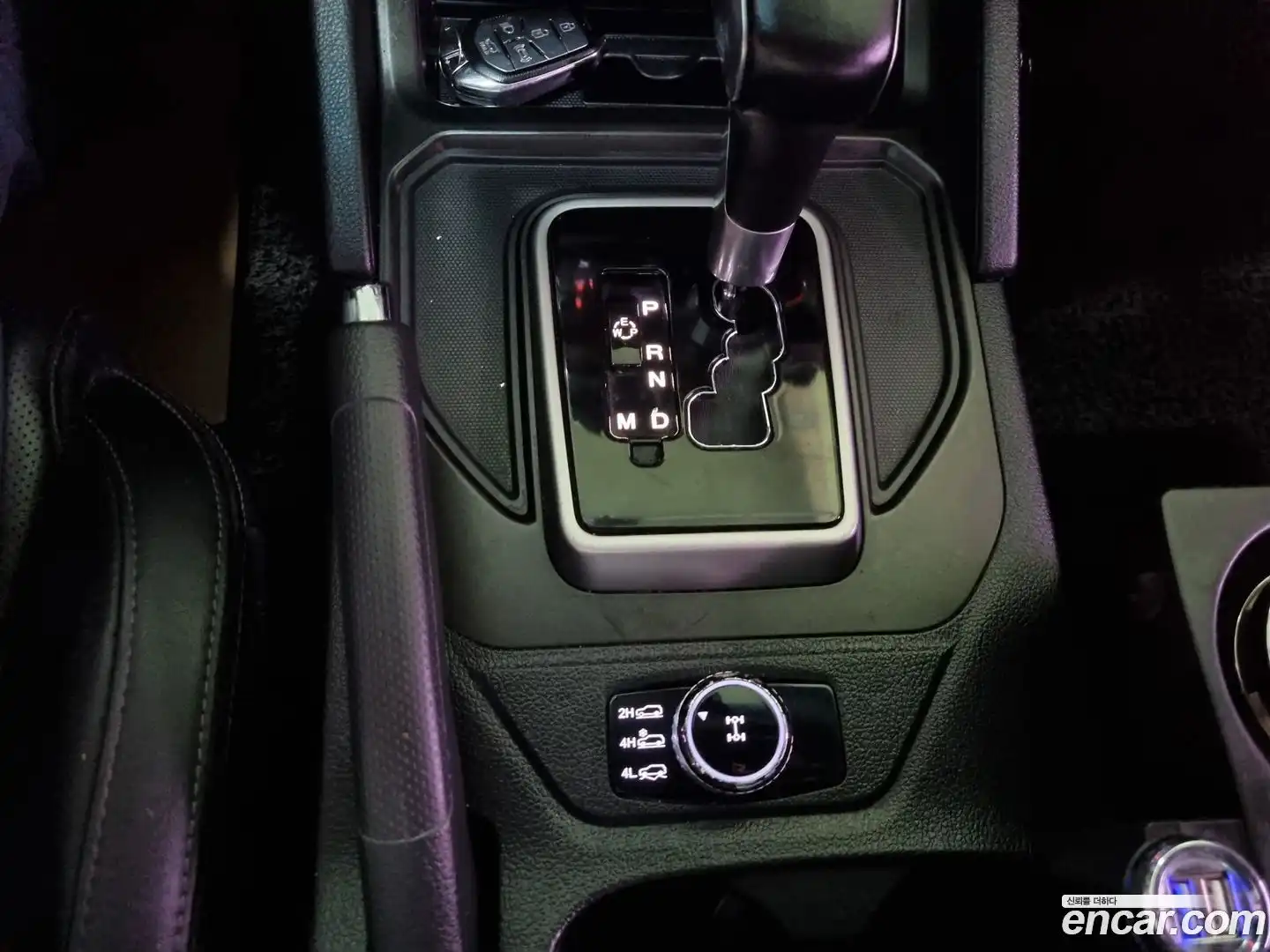 Rexton KG Mobility 2018.4-INNER-009