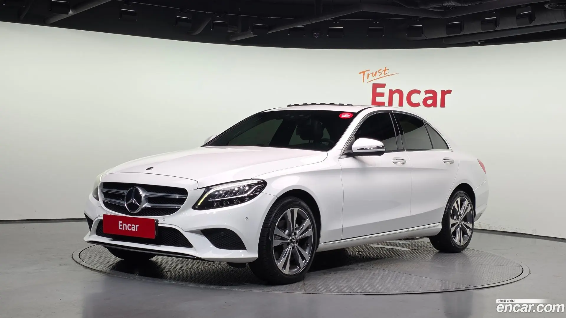 Main__Slider__Photo:C-Class Mercedes-Benz 2020.2-0