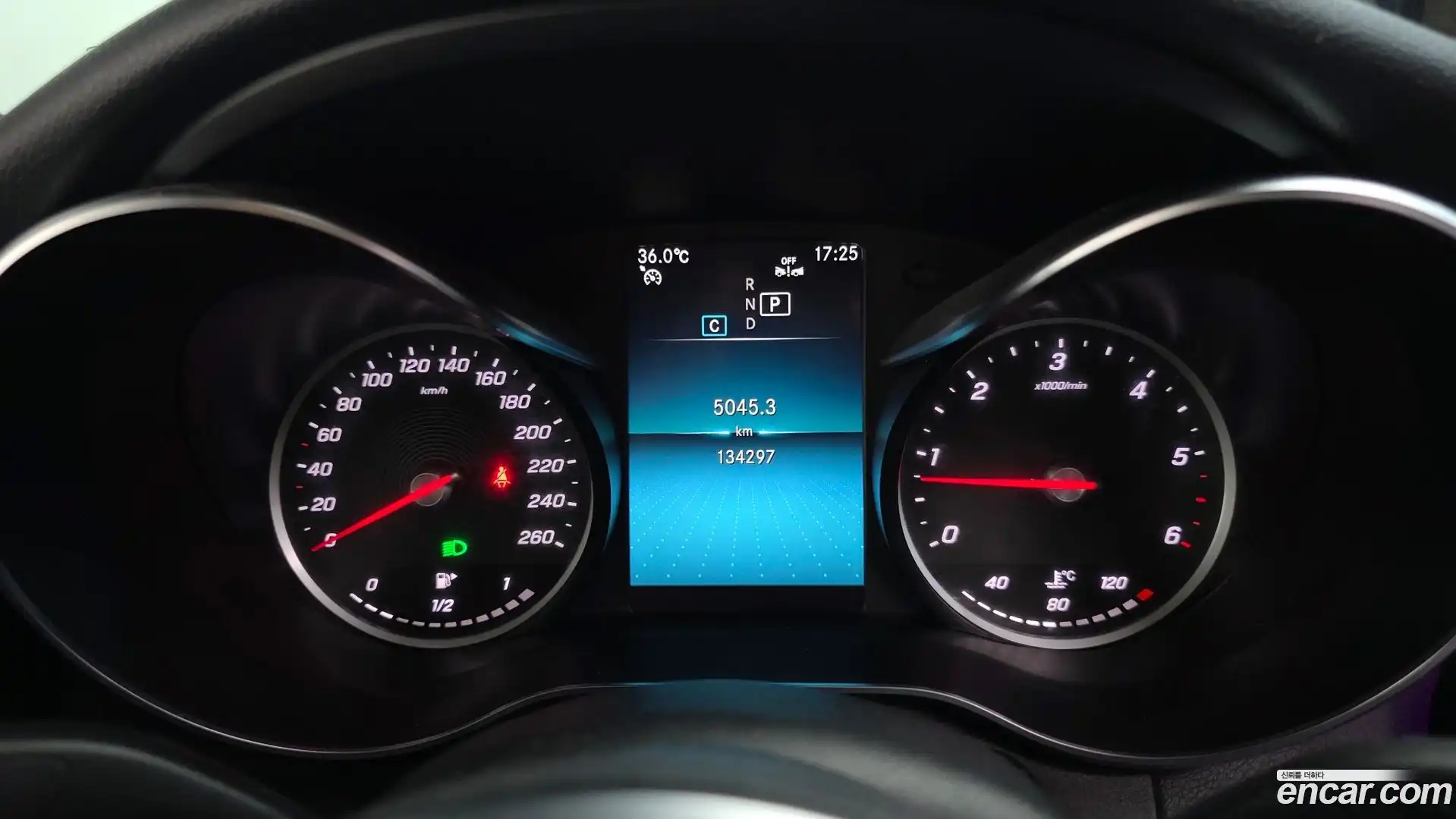 C-Class Mercedes-Benz 2020.2-INNER-008