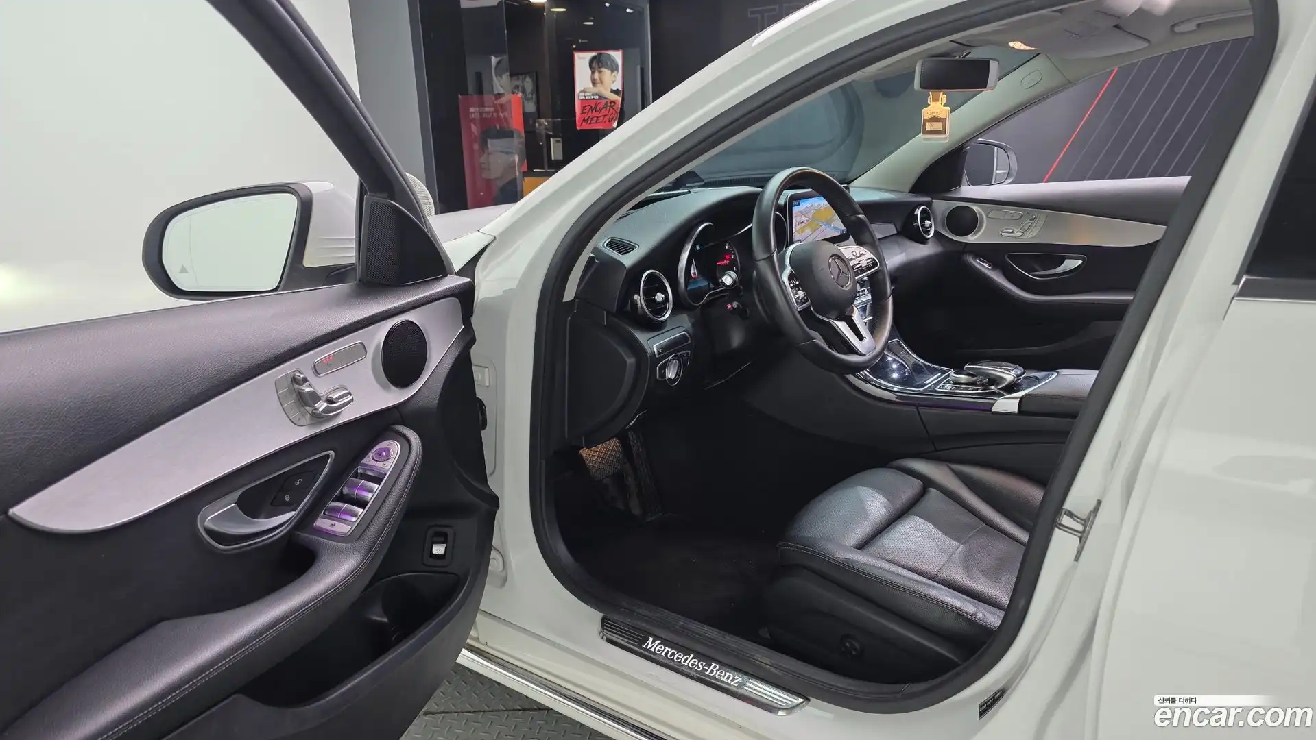 C-Class Mercedes-Benz 2020.2-INNER-010