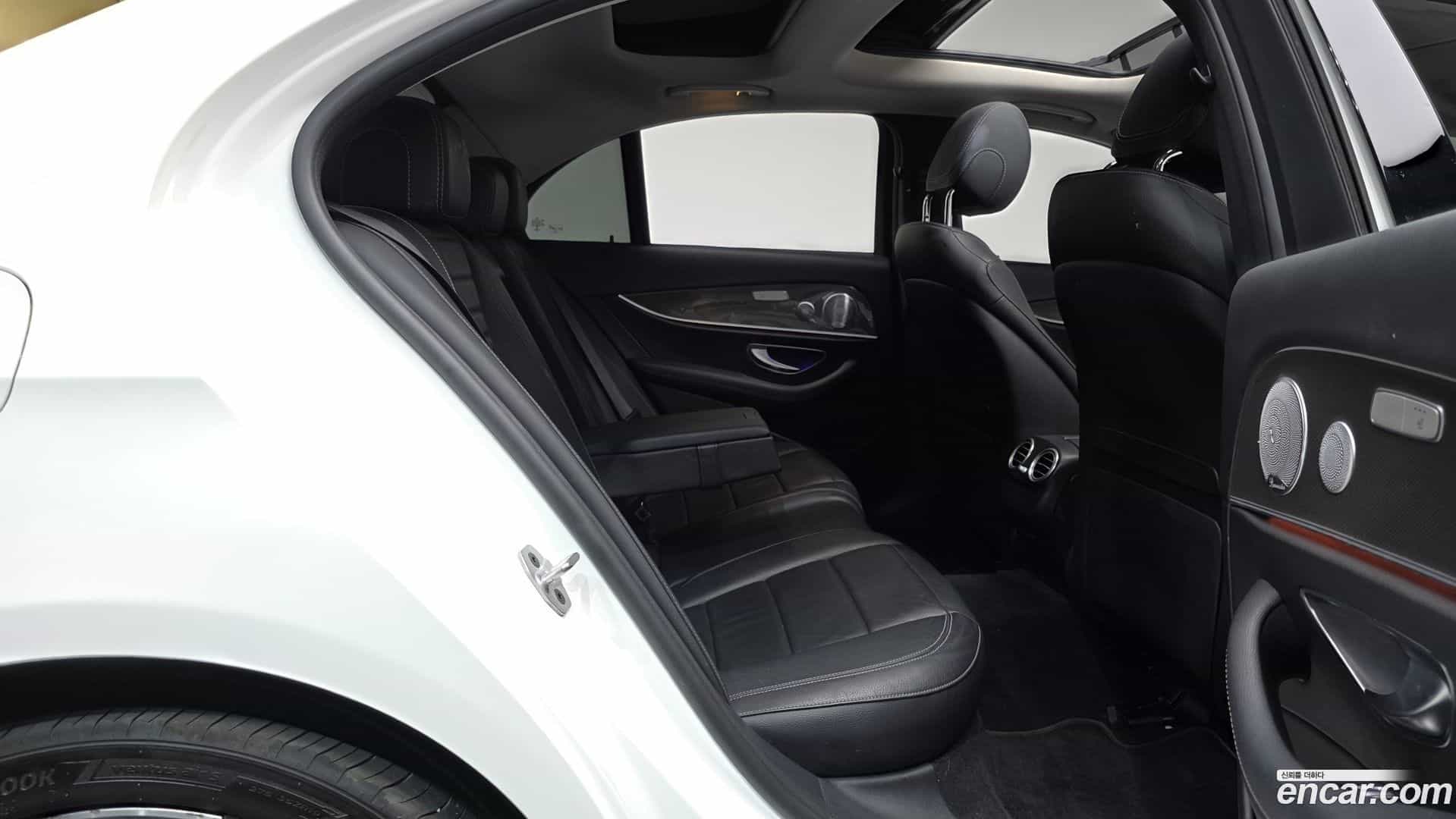 E-Class Mercedes-Benz 2020.3-OPTION-015