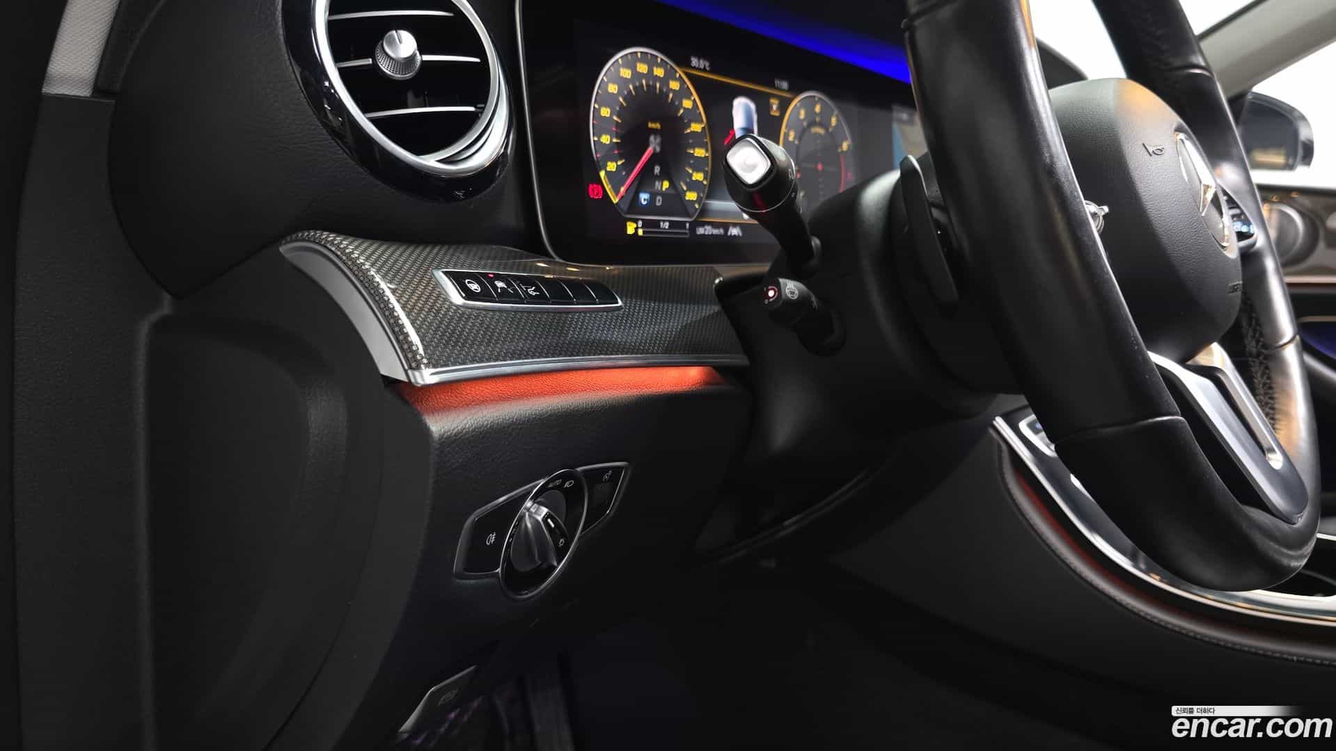 E-Class Mercedes-Benz 2020.3-OPTION-044