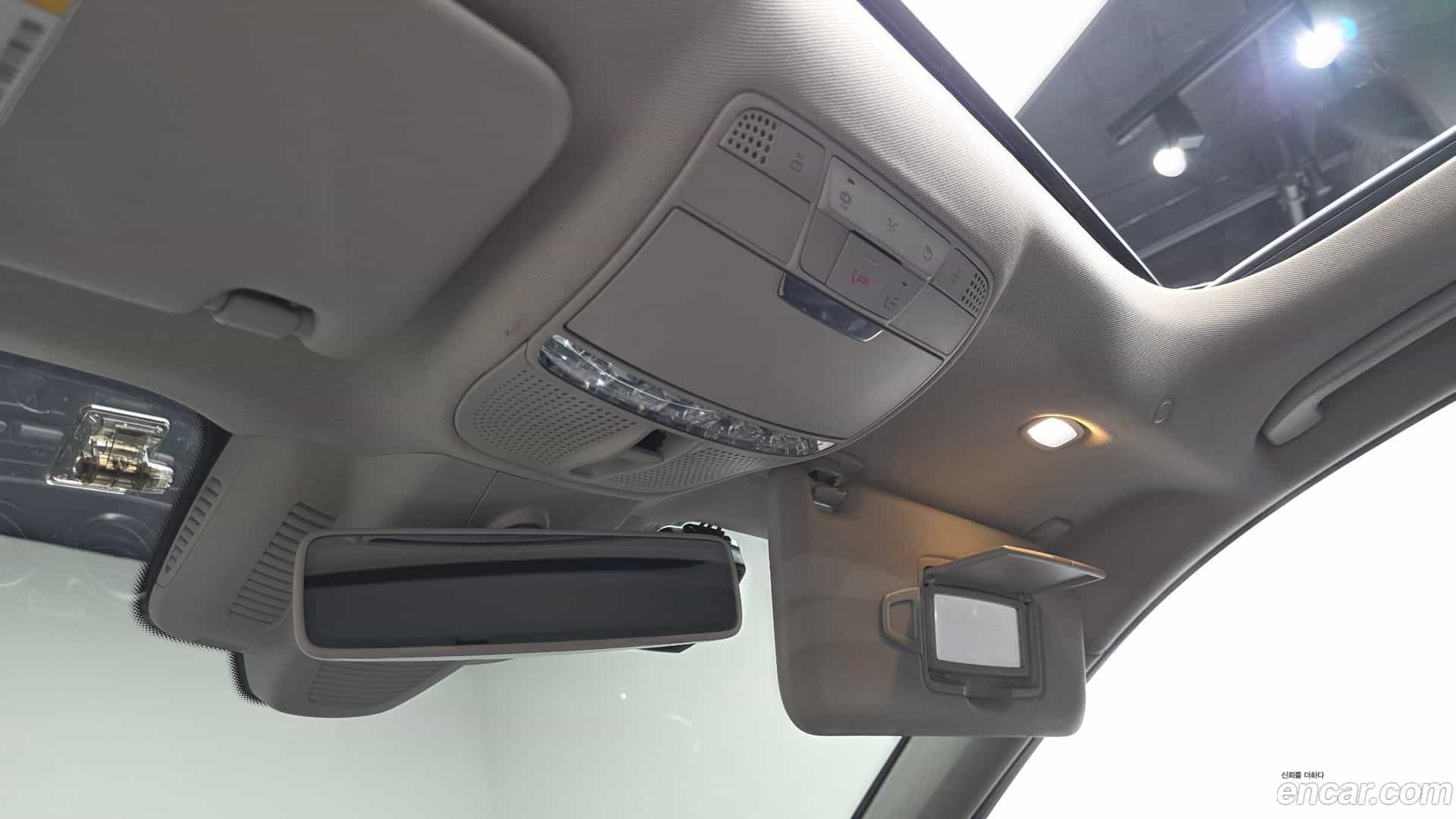 E-Class Mercedes-Benz 2020.3-OPTION-048