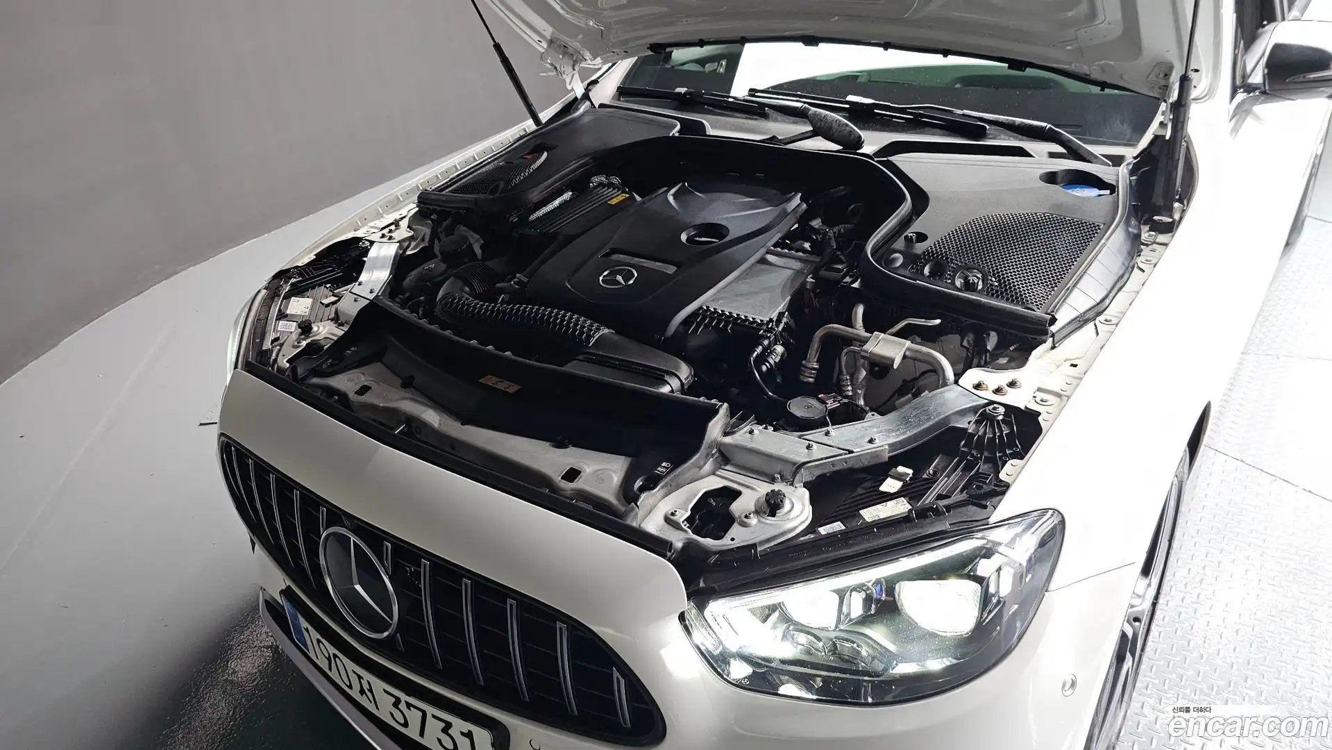 E-Class Mercedes-Benz 2023.9-OUTER-006