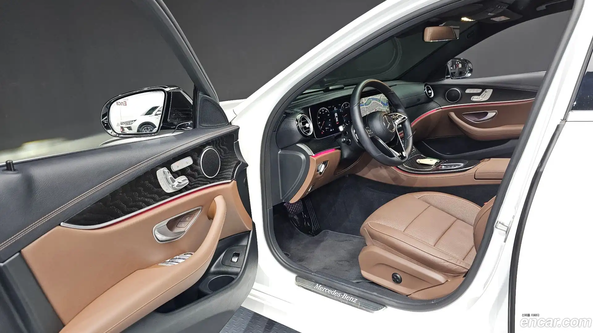 E-Class Mercedes-Benz 2023.9-INNER-010