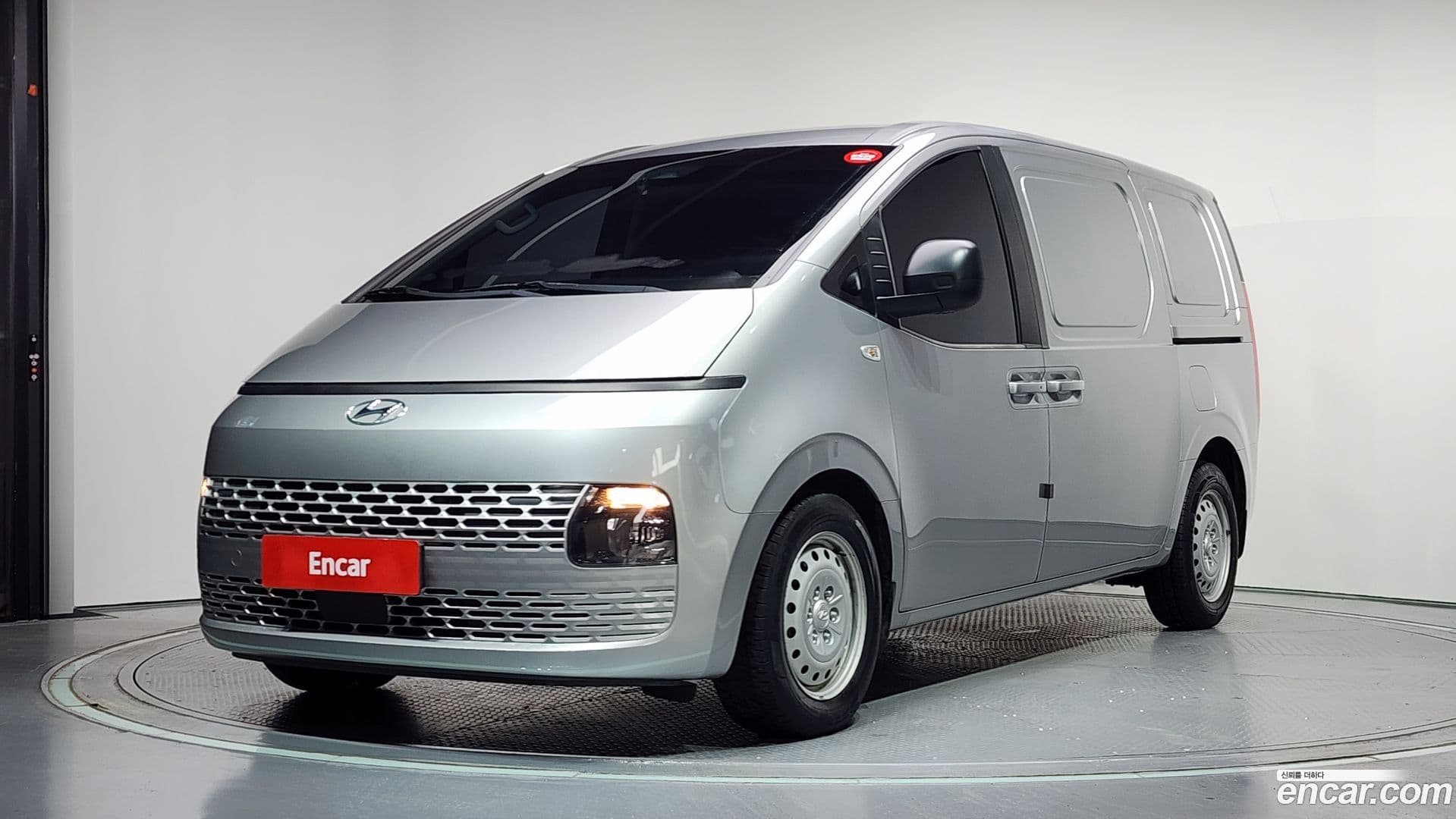 Main__Slider__Photo:Staria Hyundai 2021.5-0