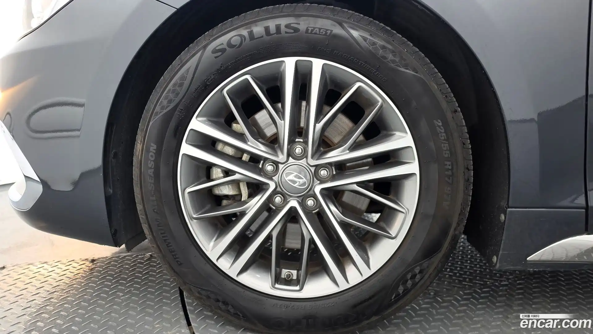 Grandeur Hyundai 2017.1-OUTER-005