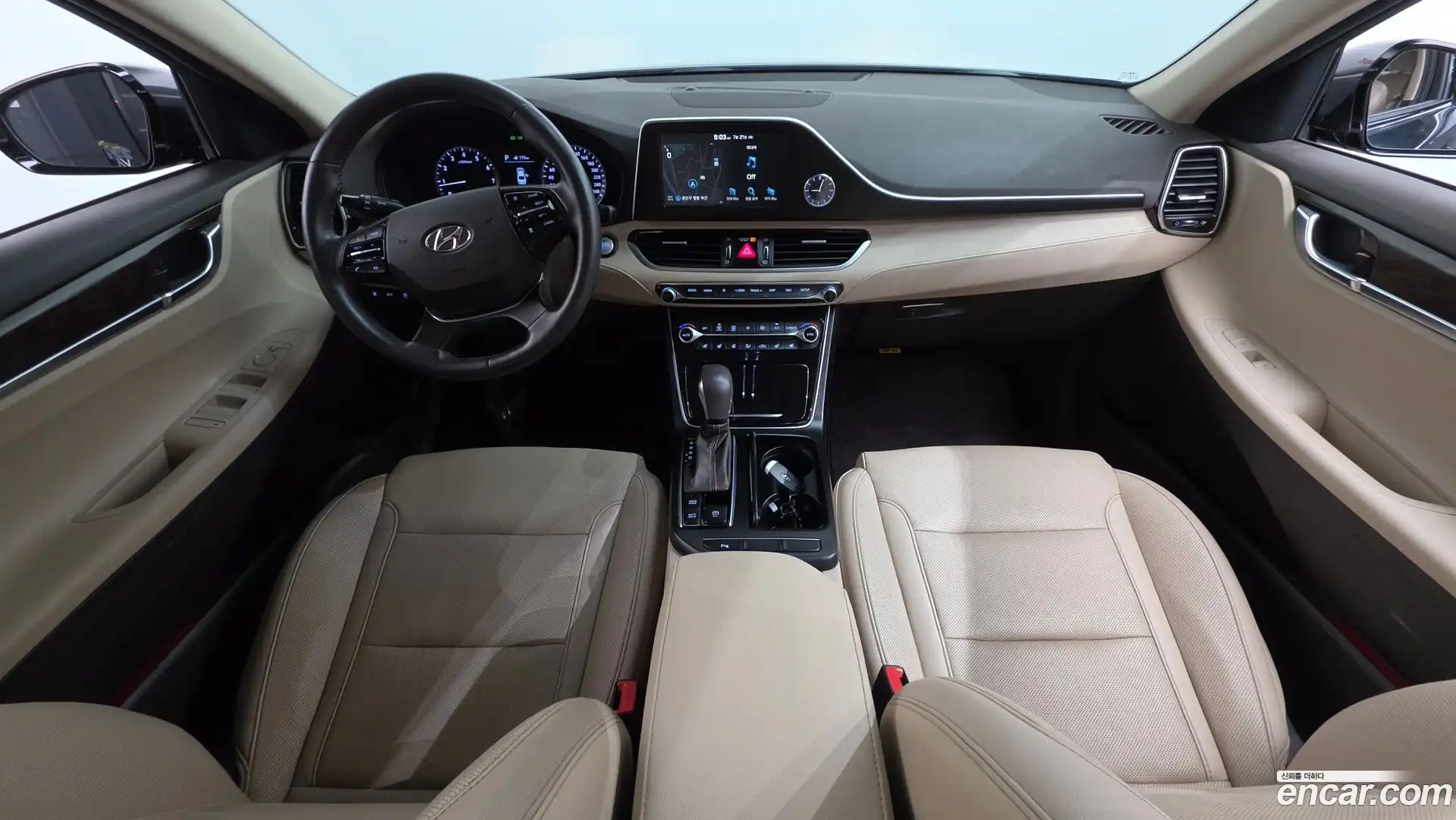 Grandeur Hyundai 2017.1-INNER-007