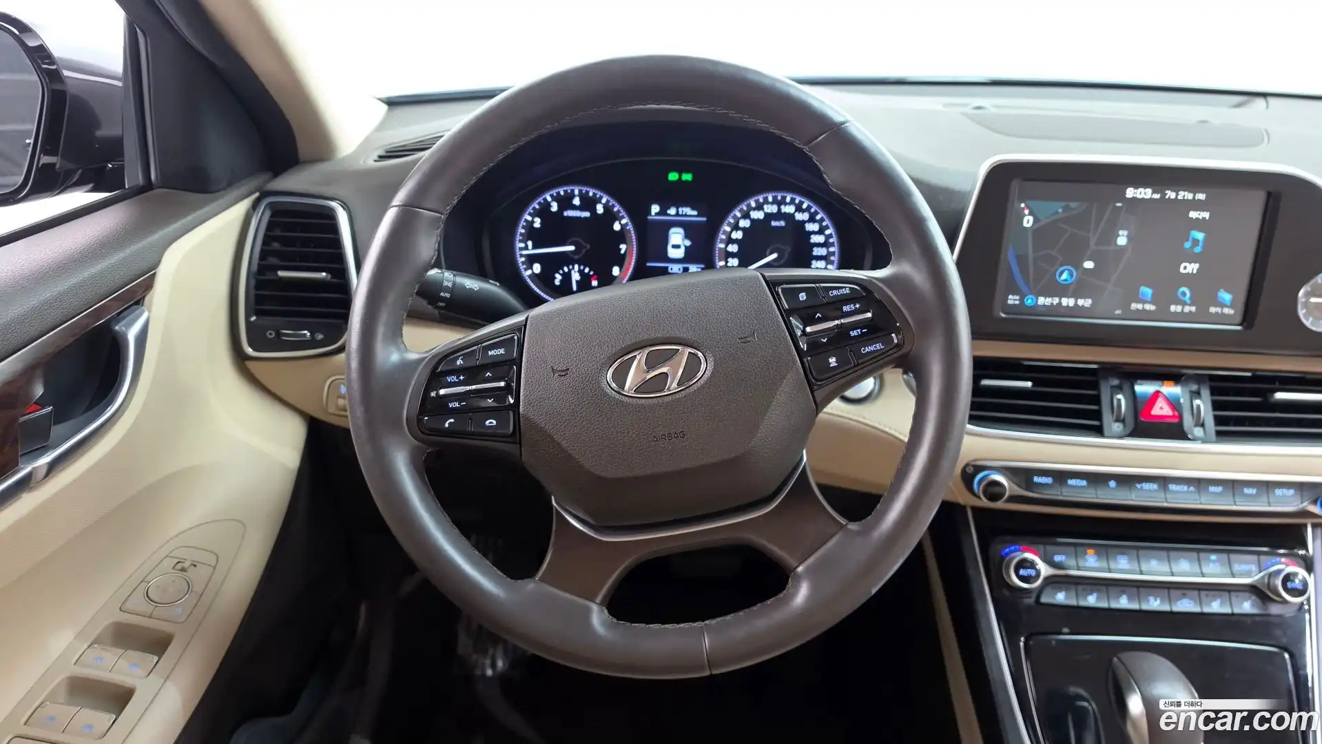 Grandeur Hyundai 2017.1-OPTION-016