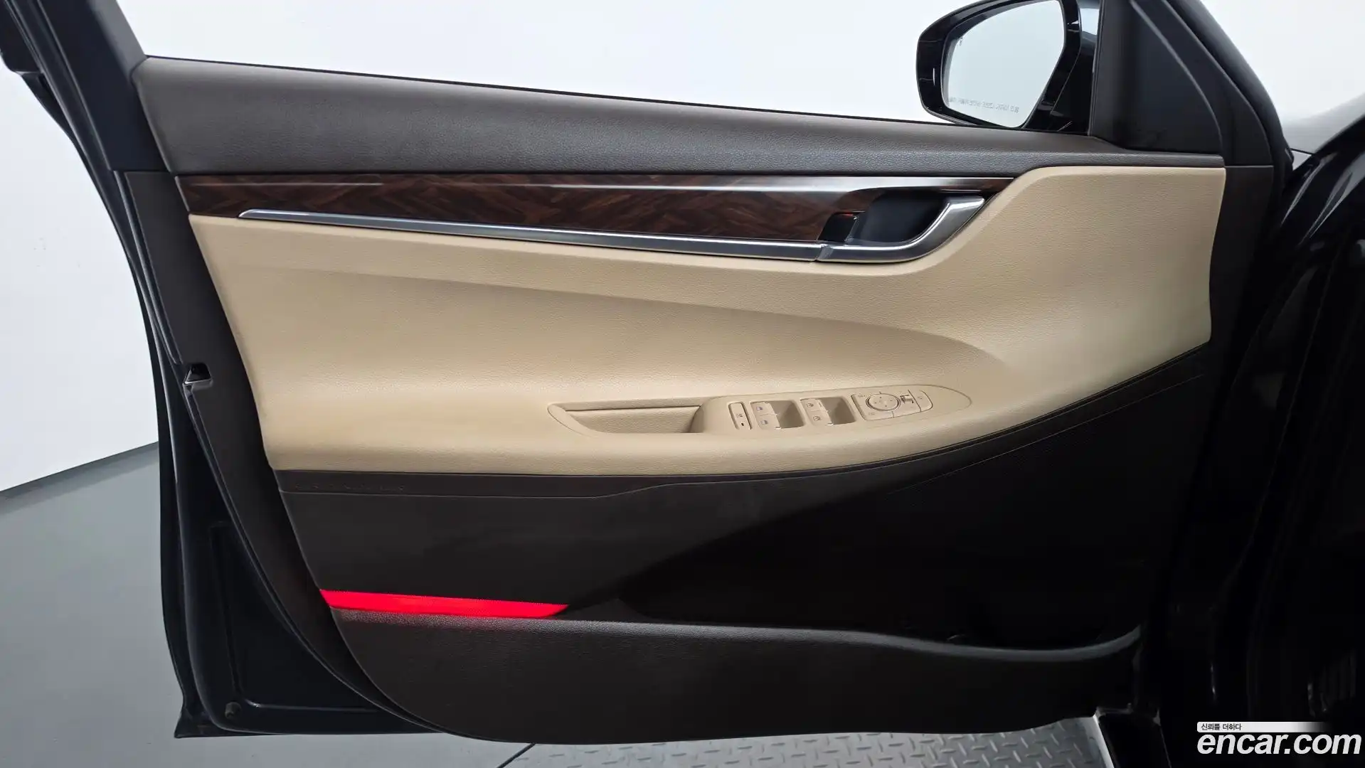 Grandeur Hyundai 2017.1-INNER-034