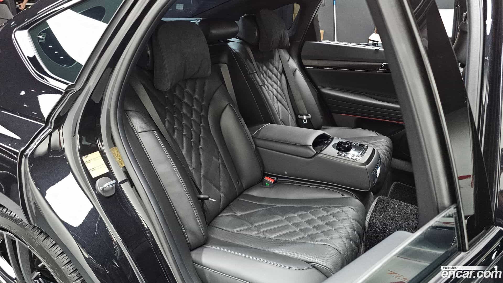 G80 Genesis 2025.10-INNER-036
