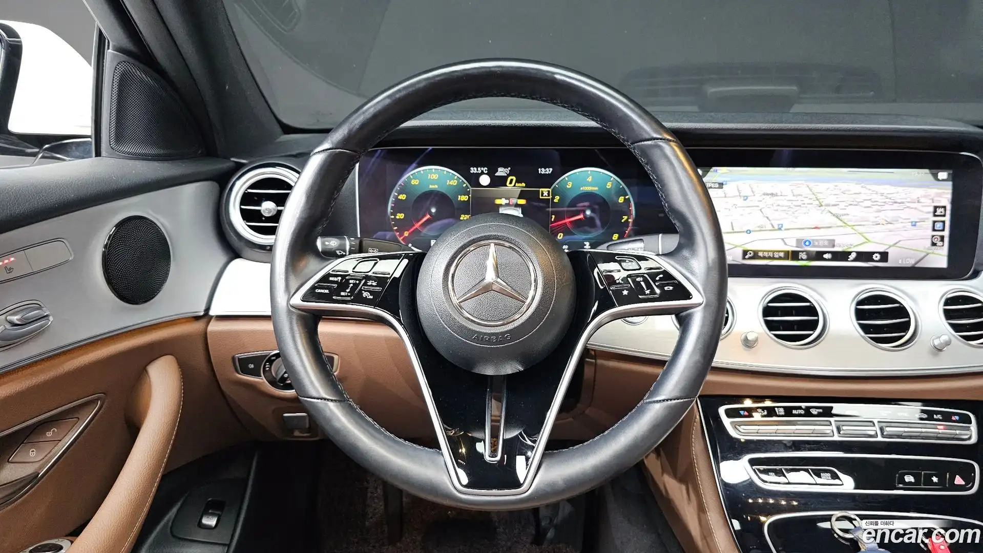 E-Class Mercedes-Benz 2020.11-OPTION-016