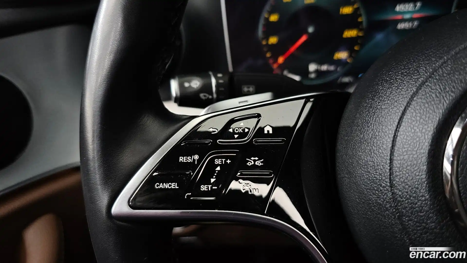 E-Class Mercedes-Benz 2020.11-OPTION-019
