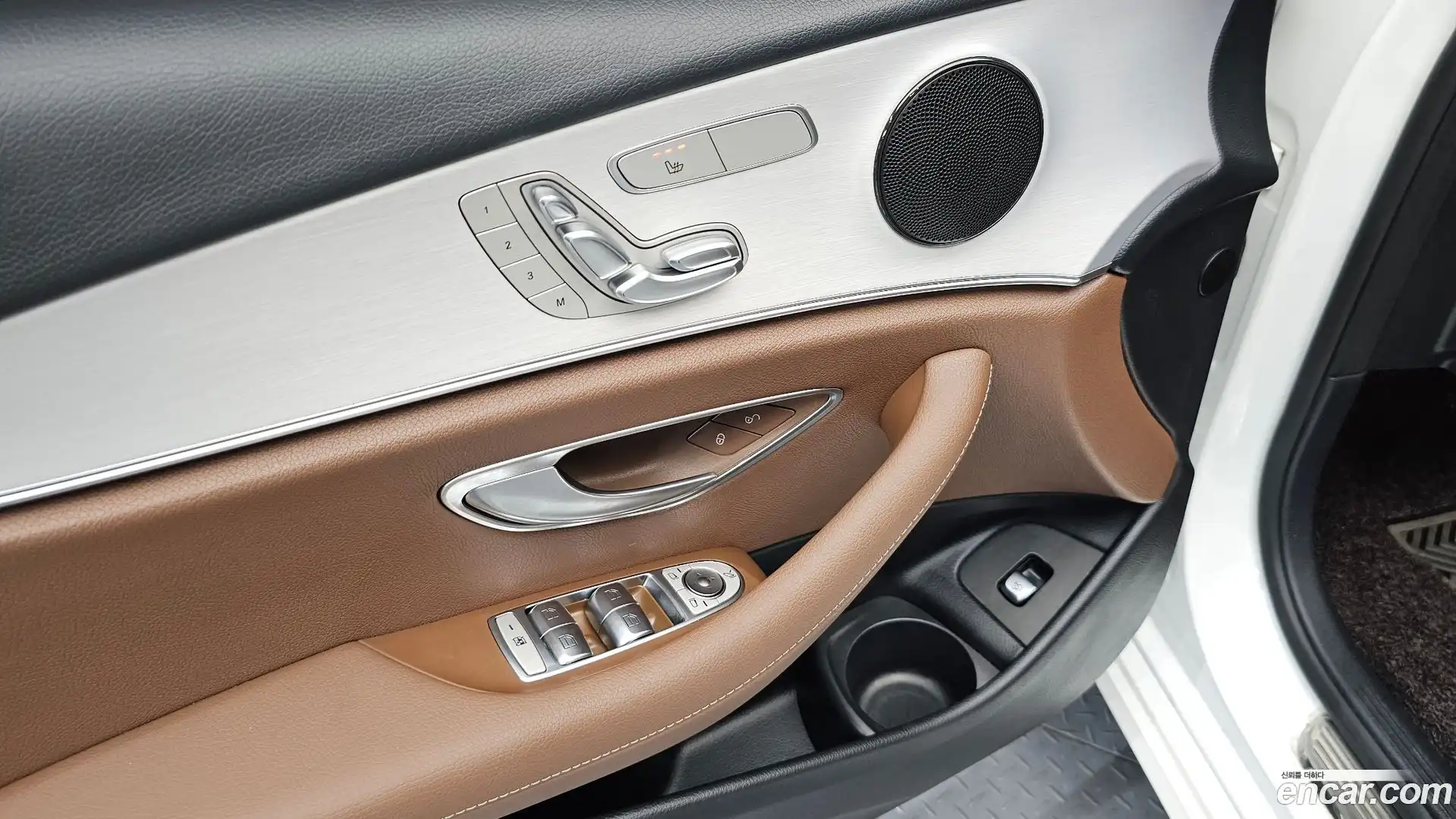 E-Class Mercedes-Benz 2020.11-OPTION-022