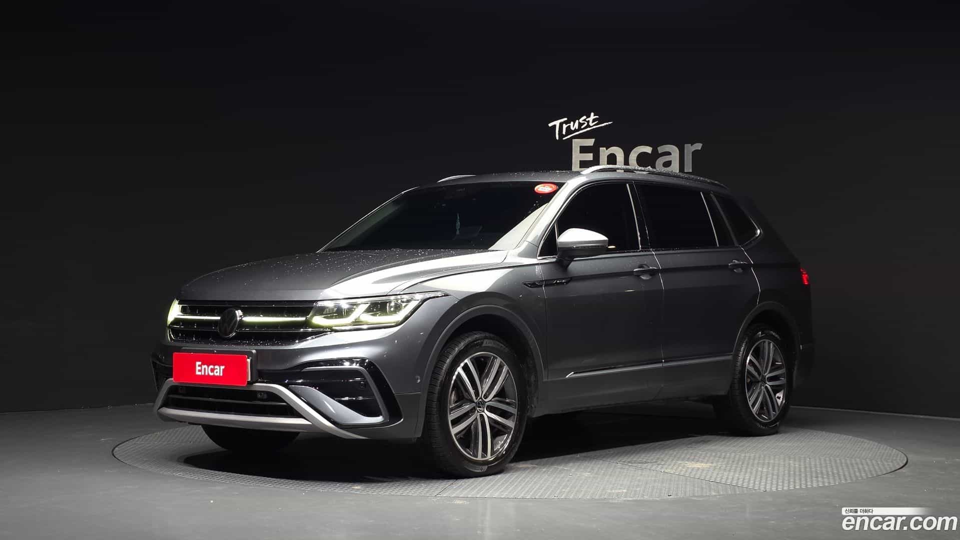 Tiguan Volkswagen 2022.11-OUTER-001