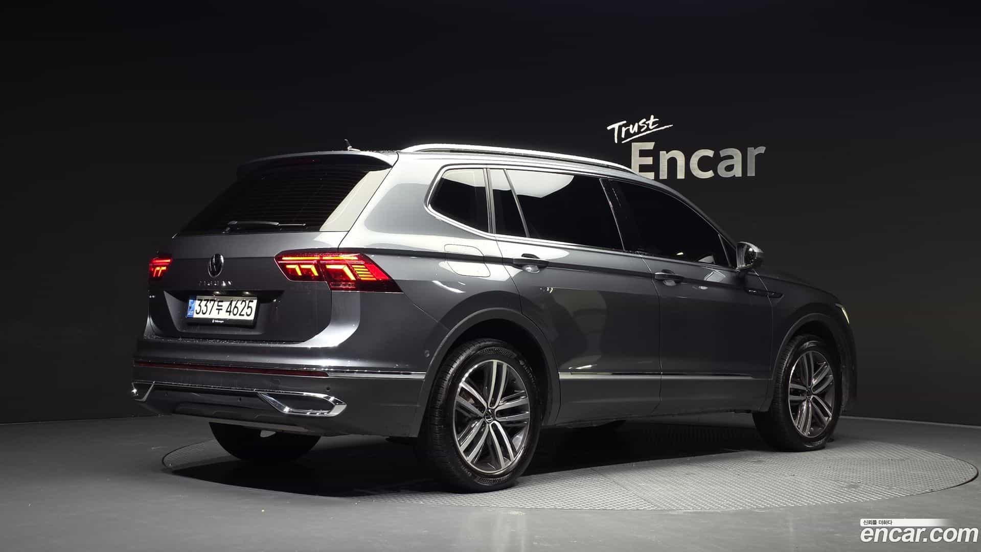 Tiguan Volkswagen 2022.11-OUTER-002