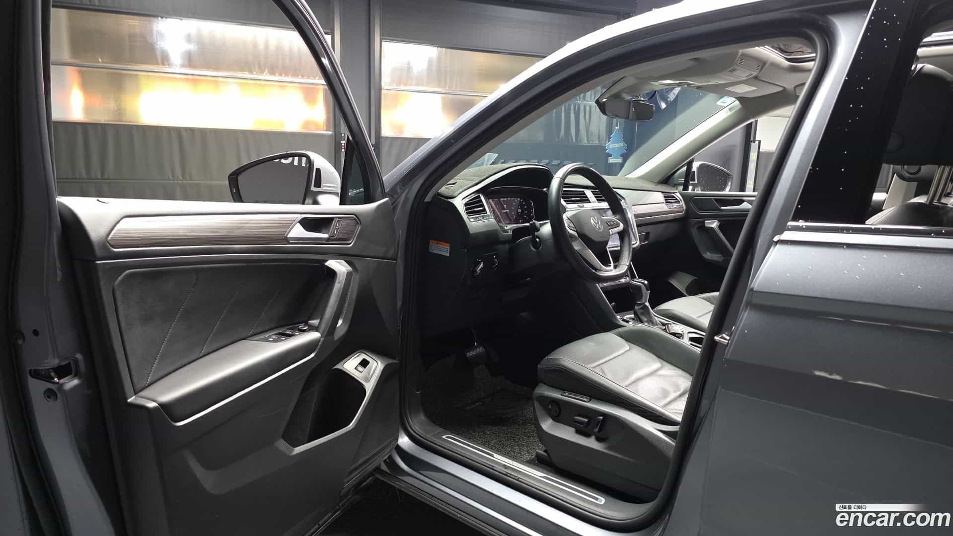 Tiguan Volkswagen 2022.11-INNER-010